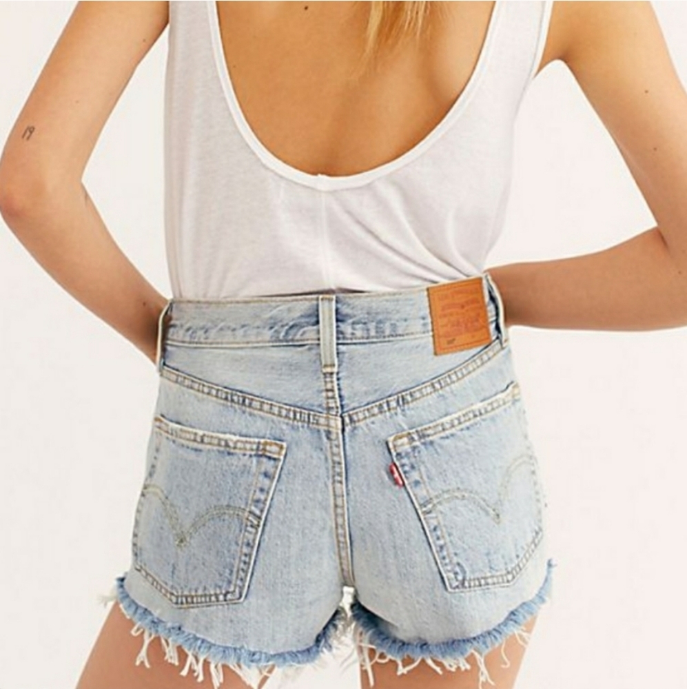 Levi's 501 Shorts Ripped Distressed - Picture 4 of 7
